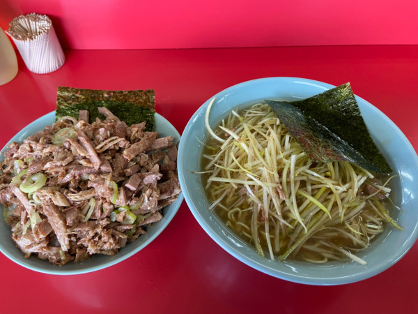 「ネギラーメン(硬め アブラ多め)+チャーシュー丼」@ラーメンショップ 綾瀬店の写真