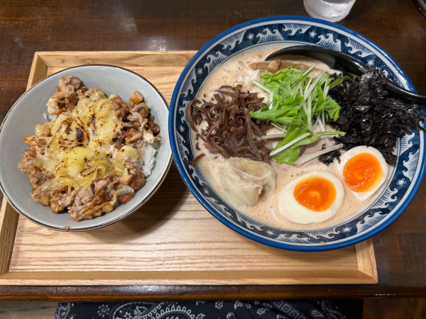 「【限定】イカ煮干しRAMEN＋炙りチャーシュー丼」@KUMAGAYA RAMEN STANDの写真
