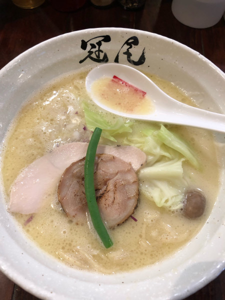 「純白湯ラーメン」@らぁめん冠尾 恵比寿西店の写真