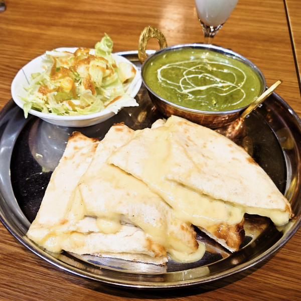 「チーズナンset」@スパイスプラザ モラージュ柏店の写真