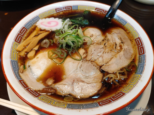 「元祖郡山ブラック伝（ちぢれ麺：800円）」@ますや本店 駅前店の写真