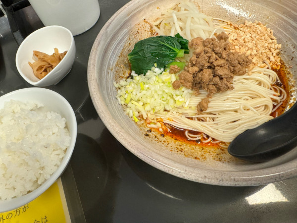 「成都担担面1200円+ランチライス食べ放題150円」@成都担担面の写真