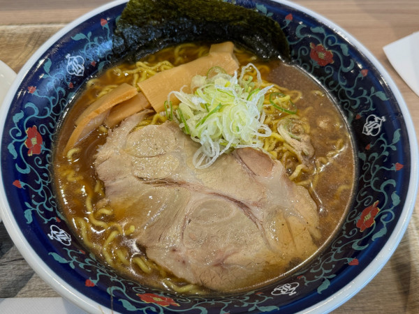「煮干醤油ラーメン　大盛」@凌駕IDEA イオンモール松本店の写真