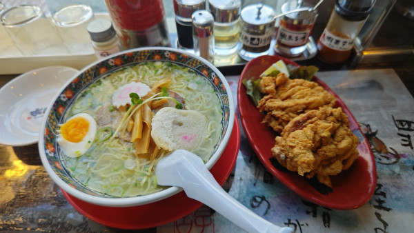 「味彩塩拉麺+ザンギ2個」@函館麺厨房あじさい 本店の写真