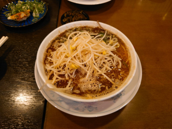 「黄金もやし黒マー油」@九州とんこつ のげら～ 桜木町本店の写真