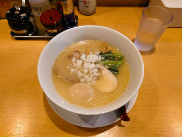 「濃厚鶏白湯らぁ麺(塩)」@麺酒処 龍さん。の写真