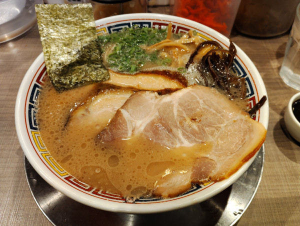 「エキトン 850円 チャーシュー 400円」@エキトンの店 井の庄の写真