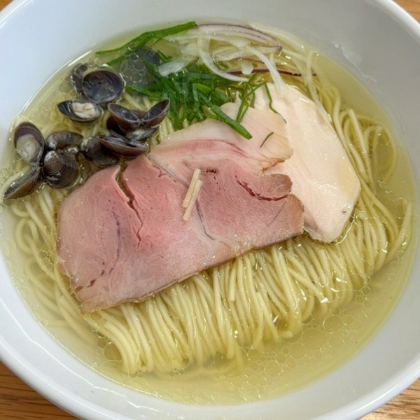 「貝出汁そば 1,030円+半ライス 80円」@ラーメン屋 かたばみの写真