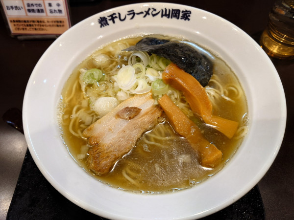 「あっさり煮干し塩ラーメン・・810円」@煮干しラーメン山岡家 久喜店の写真