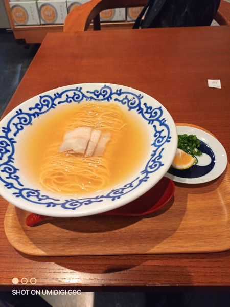 「豚そば」@豚そば 月や ラーメン滑走路店の写真