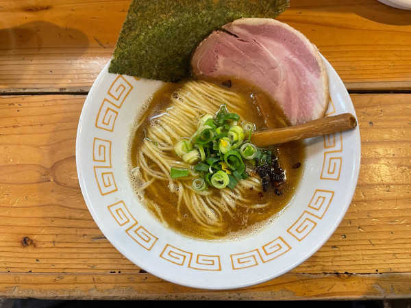 「にぼしょうゆらーめん(¥950)」@極麺 青二犀の写真