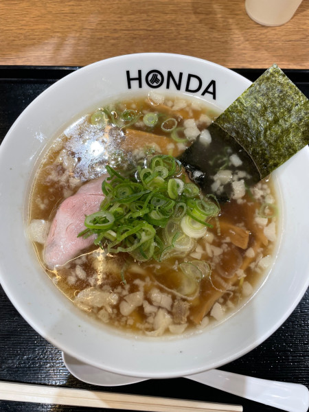 「背脂醤油らぁめん（手揉み太麺に変更）」@本田麺業 エミテラス所沢店の写真