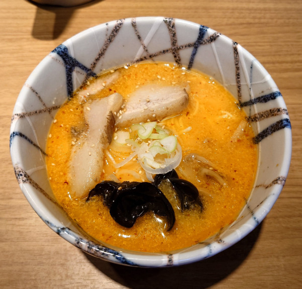 「小ラーメン(旨辛しお、900円)」@風来居 新宿店の写真