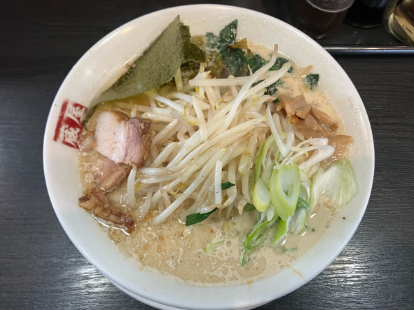 「醤油とんこつ　もやし」@ラーメン 蔵屋の写真