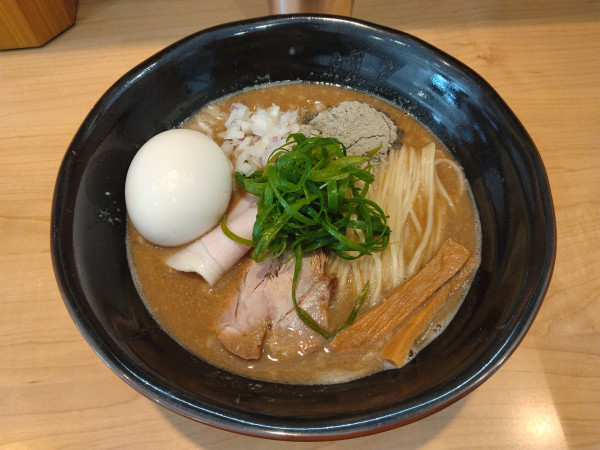 「【限定】ニボ鶏そば¥1100+トリュフの和え玉¥500-」@「七色の落書き」の写真