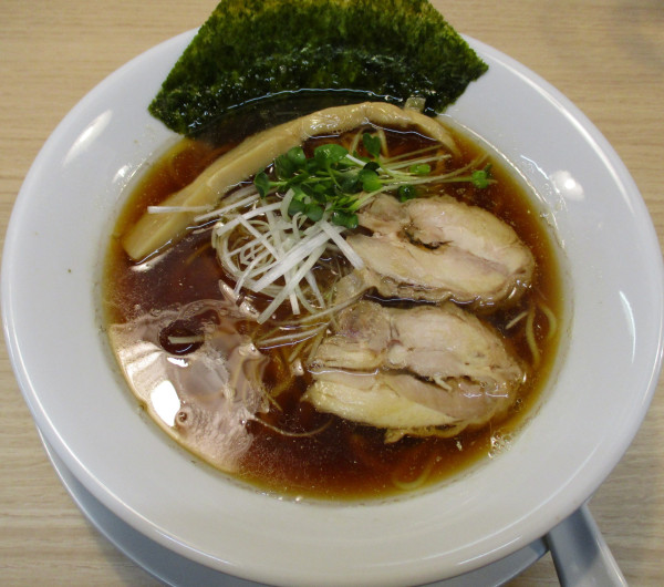 「淡麗鶏そば　醤油　950円」@鶏そばや おのの写真