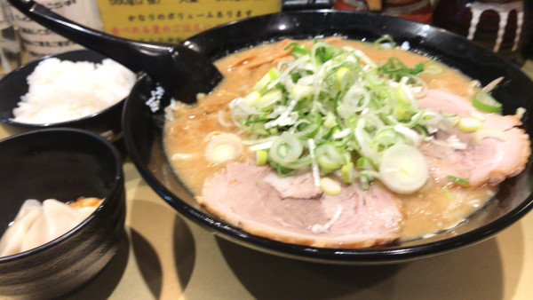 「みそラーメン 950円」@超ごってり麺 ごっつ 新小岩店の写真