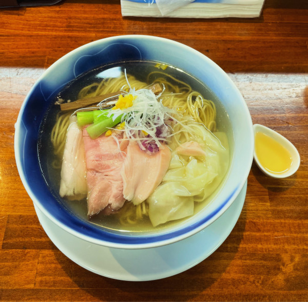 「特選アゴ節塩らーめん」@塩らーめん 千茶屋の写真