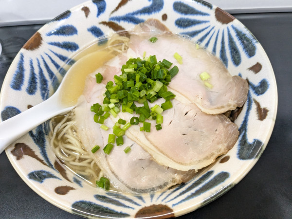 「アゴだし塩らーめん」@自家製麺SHINの写真