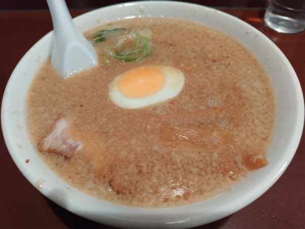 「ラーメン　正油　（絶品！背油こってり系）」@こうやの写真