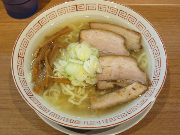 「塩ラーメン（900円）」@喜多方ラーメン 新じまの写真