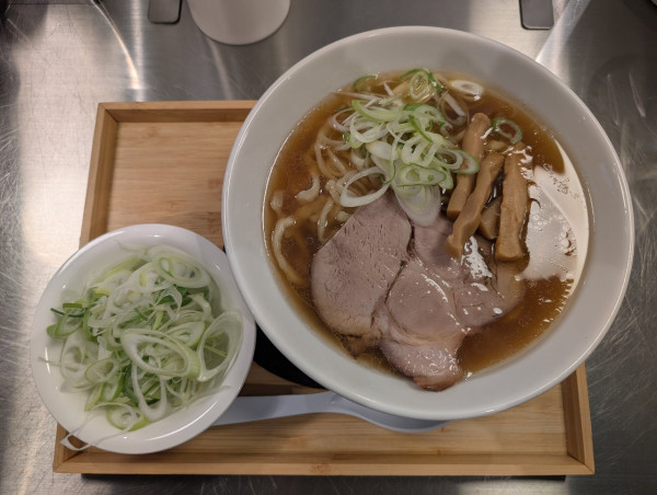 「醤油らーめん」@らーめんと餃子かんなの写真