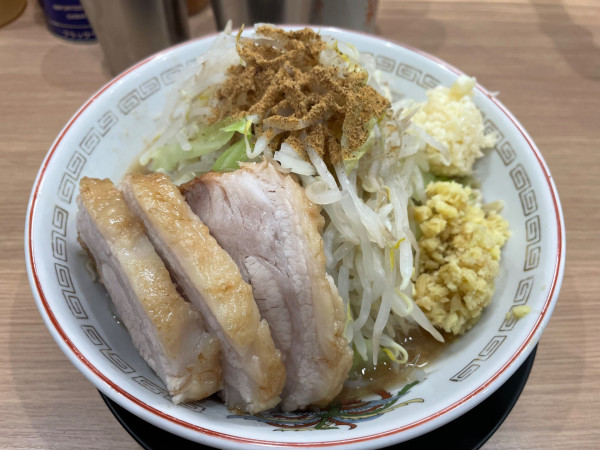 「ミニラーメン、豚一枚追加」@ラーメン豚山 金沢文庫店の写真
