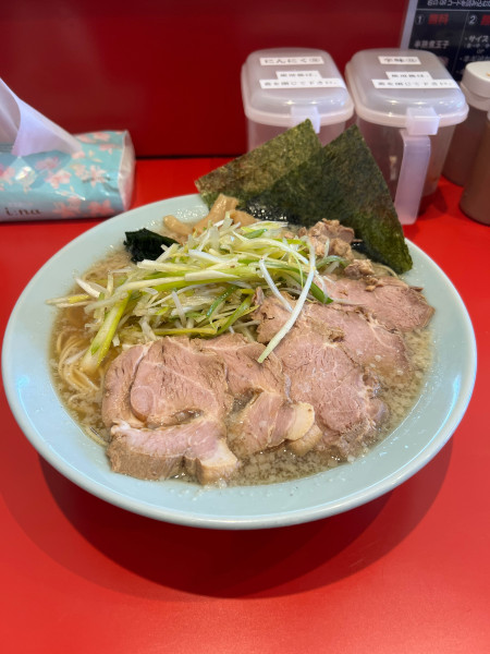 「ネギチャーシューメン中盛り」@ラーメンショップ まる壱の写真