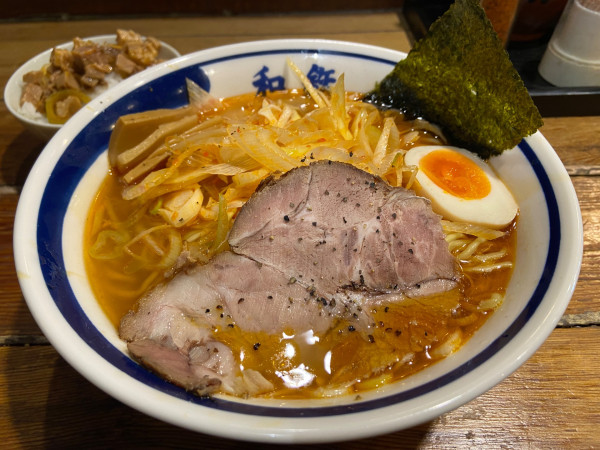 「辛ねぎ中華そば（大盛）＋ミニチャーシュー丼」@和風ラーメン 和鉄の写真