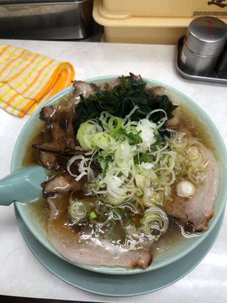 「中華そば、ワカメ、無料ライス」@ニューともちんラーメンの写真