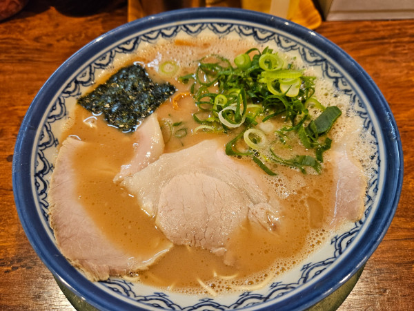 「本博多」@博多とんこつ 天神旗の写真