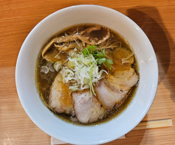 「醤油らーめん」@RAMEN ガモウスマイルの写真