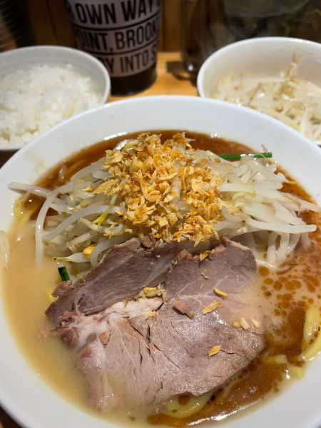 「黒味噌ラーメン 無限モヤシ ライス」@花木流味噌 三鷹店の写真