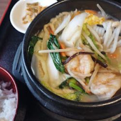 今週のランチセット五目湯ライスヌードル半ライス漬物(950)