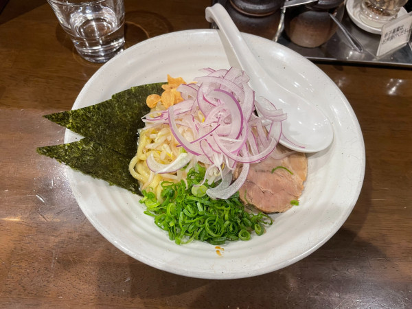 「濃豚にんにくまぜそば」@自家製多加水極太麺 ISAMIの写真