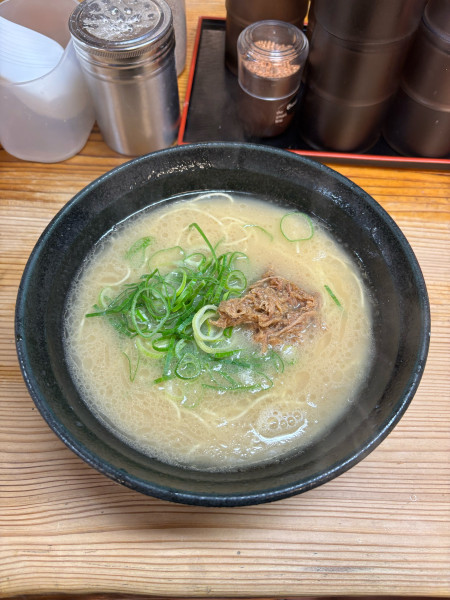 「ラーメン」@五号線沿いの元祖長浜ラーメンの写真