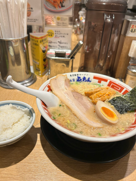 「東京豚骨ラーメン(大) 880円」@屯ちん 川崎店の写真