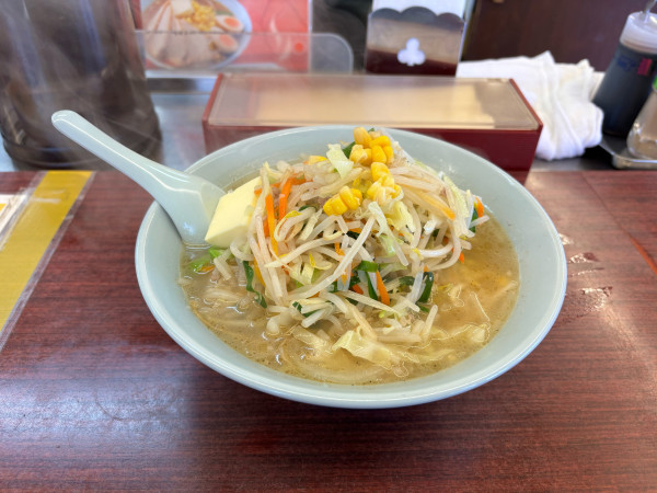 「塩バターラーメン 830円」@満北亭 新青海街道東大和店の写真