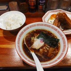 チャーシューエッグ定食＋ハーブ中華そば(￥１８６０)