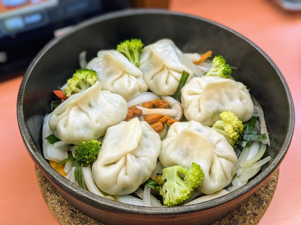 「焼餃子、鉄鍋蒸し餃子」@相模原萬金の写真
