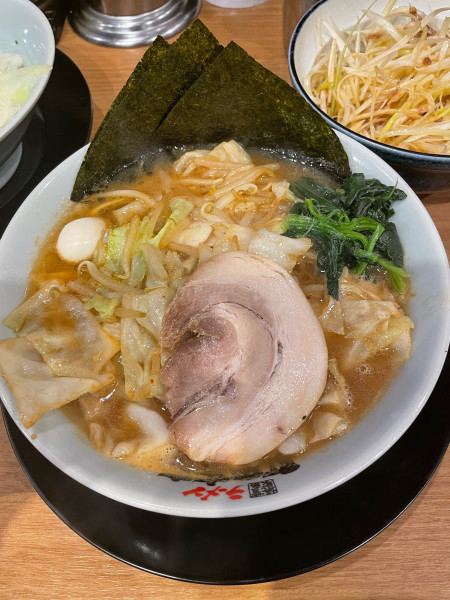 「味噌ラーメン＋もやきゃべ＋ネギ」@町田商店 弥冨通店の写真