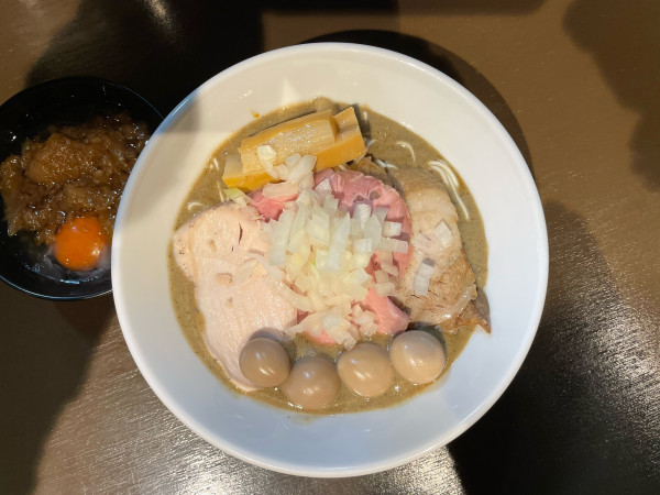 「特濃特製中華そば¥1,800」@煮干乱舞 札幌店の写真