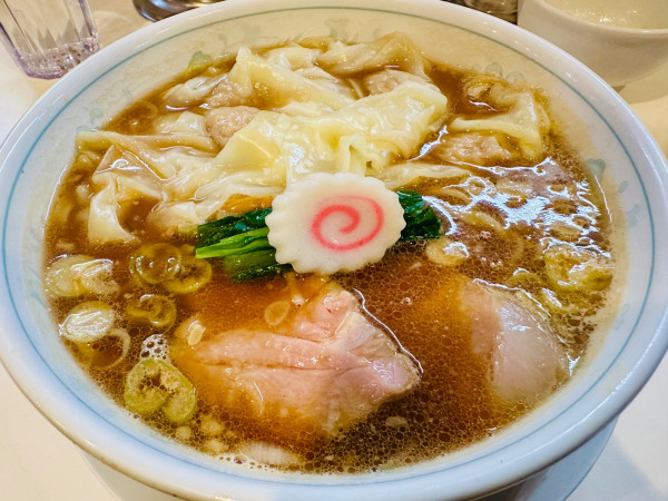 「雲呑生姜醤油そば【1150円】」@中華食堂 麺笑飯店の写真