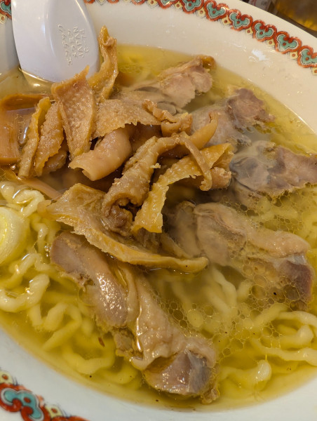 「鶏チャーシュー麺 塩味・鶏皮増し」@中華そば 嘉一の写真