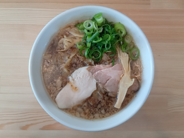 「背脂醤油らぁ麺」@らぁ麺 飛翠の写真