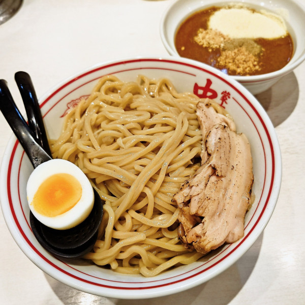 「濃厚カレーつけ麺辛さ５倍＋粉チーズ＋大盛」@蒙古タンメン 中本 高田馬場店の写真