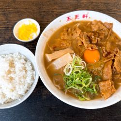支那そば 肉玉子入り、ライス極小、替玉