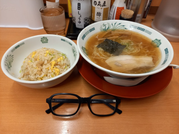 「中華そば+半炒飯」@日高屋 蒲田東口店の写真