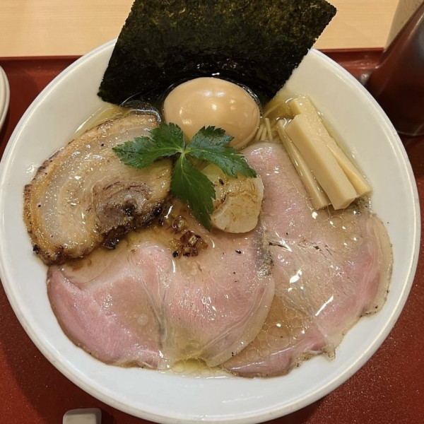「麺助鶏と数種の貝の旨味 金色貝そば」@燃えよ麺助の写真