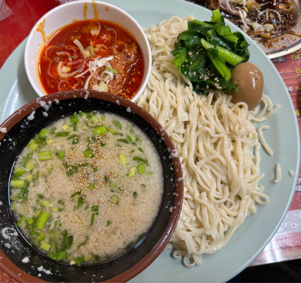 「辛ホルつけ麺」@とん平食堂の写真